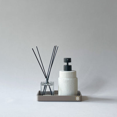 Tray with water resistant inlay - all earth